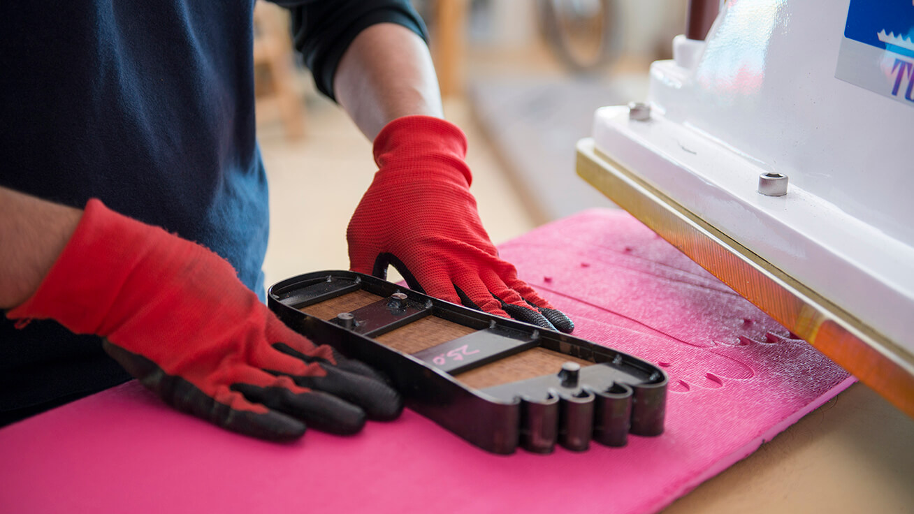 Shima-zouri sandals made by hand