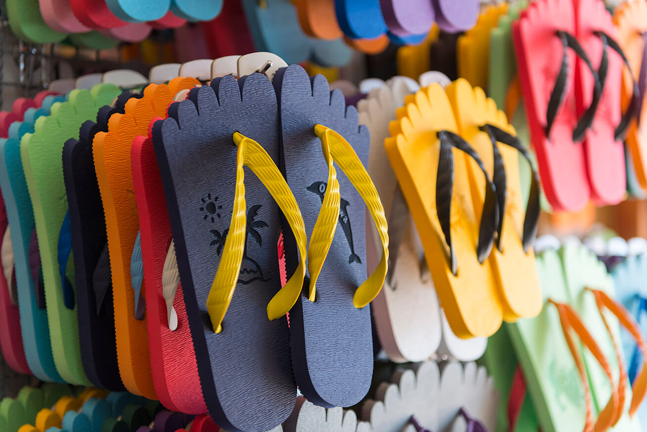 One-of-a-kind shima-zouri sandals with names of customers